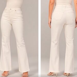 NWOT Abercrombie & Fitch Vintage Flare High Rise Jean size 26/2 Short